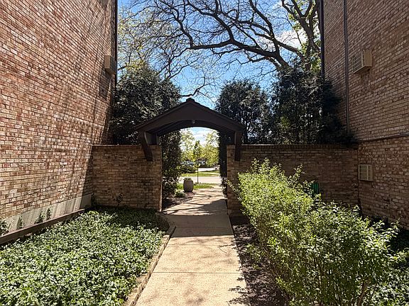 2nd image of 1950 Cherry Ln APT 316