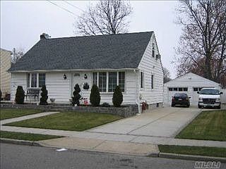 1st image of 665 Dorothea Ln