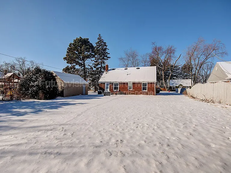 1512 N May St — Photo 11