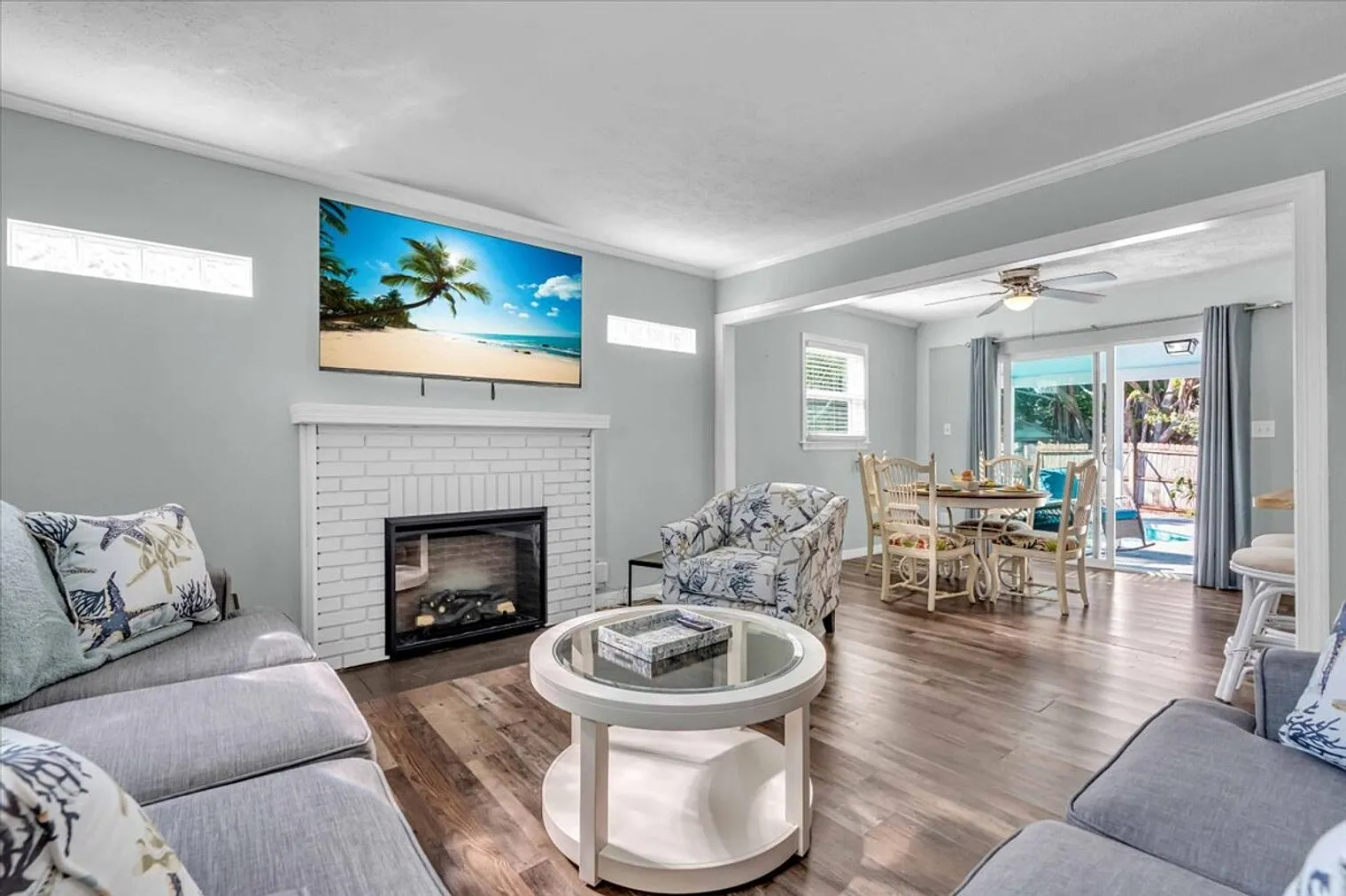 3 bed, 2.0 bath, $4,026 — Photo 2