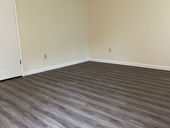 4th image of 161 Brewery Ln APT 3