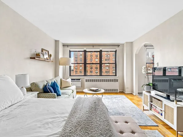 301 E 63rd St APT 8C, New York, NY 10065