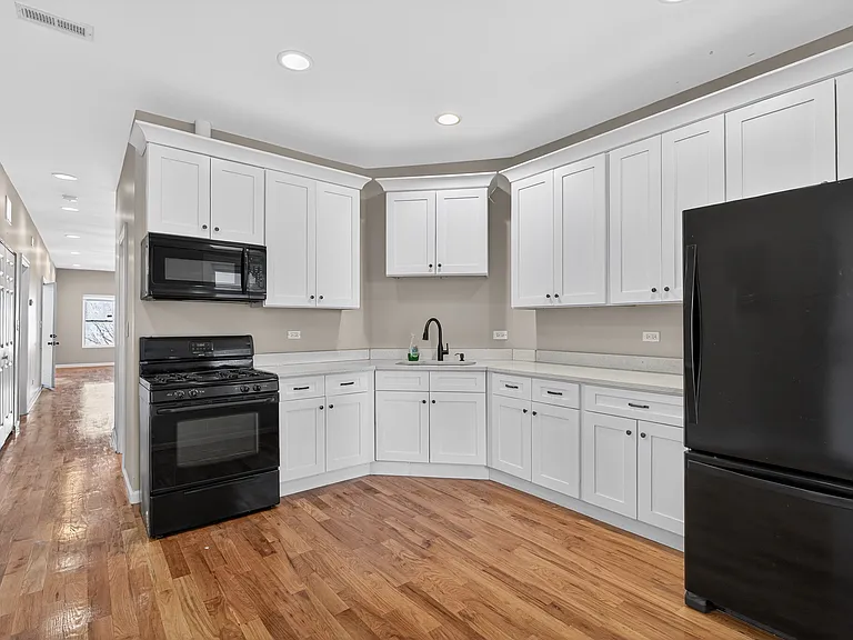 5709 W Irving Park Rd #2 — Photo 11