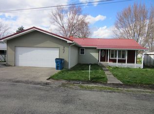 207 W Indiana St, Oblong, IL 62449