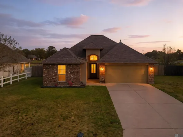 41481 Hearthstone Ave, Prairieville, LA 70769