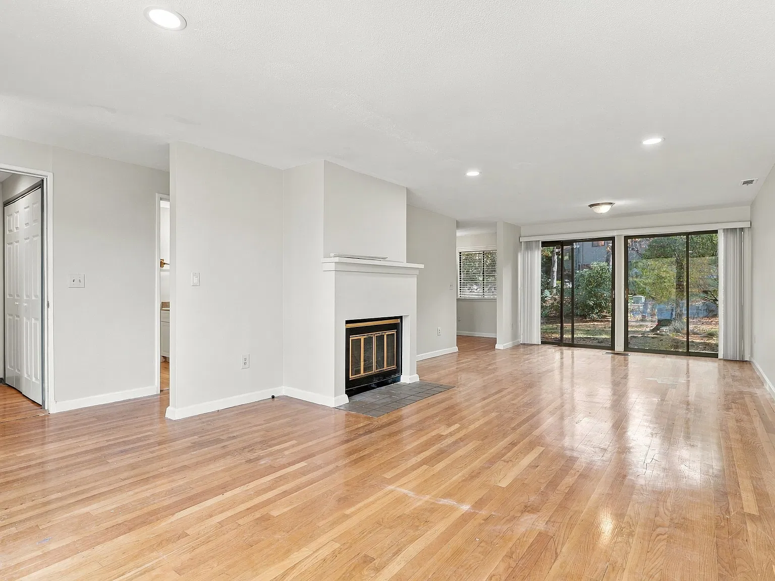 3 bed, 1675 sqft, $3,400 — Photo 2