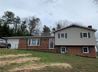 207 Hudson Cajah Mountain Rd, Hudson, NC 28638