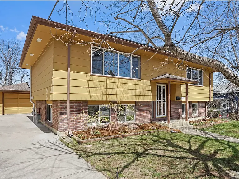 4555 Brookfield Dr — Photo 18