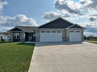 2835 W Hidden Pine Dr, Appleton, WI 54913