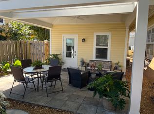 556 17th Ave NE #B, Saint Petersburg, FL 33704