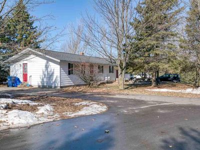 10245 E Fort Rd, Suttons Bay, MI, 49682