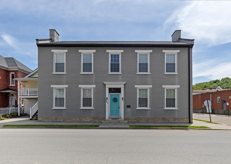 1st image of 900 Main St