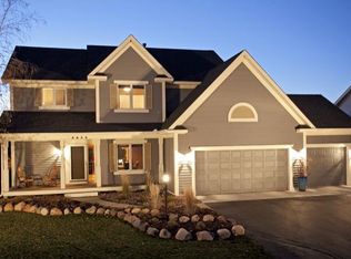 3820 Jamestown Curv, Woodbury, MN 55129
