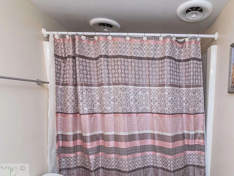 103 E Lockhaven Dr #E — Photo 18