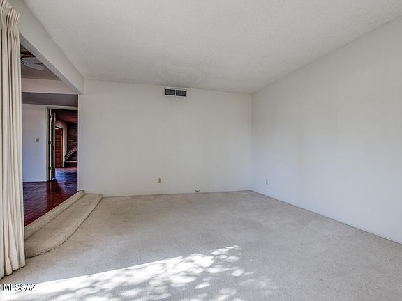 3rd image of 2242 S Deer Trail Cir