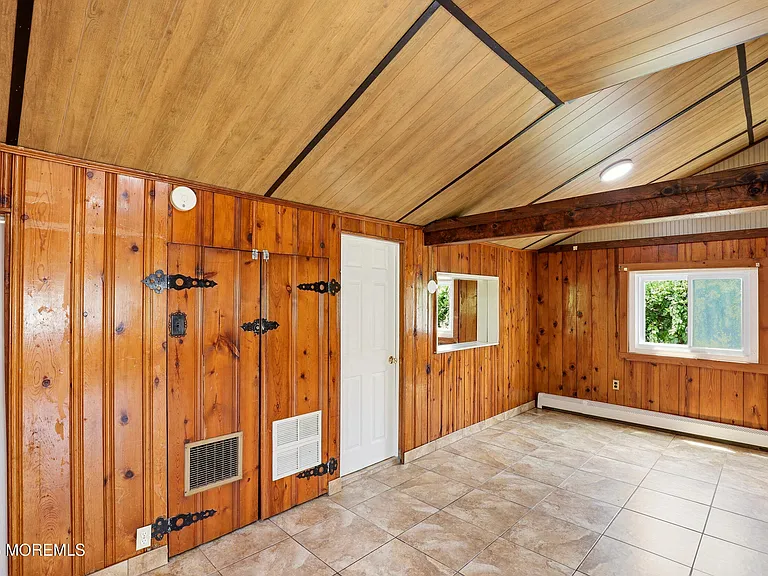 22 Central Ave — Photo 6