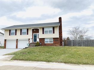166 Washington Cir, Hurricane, WV 25526