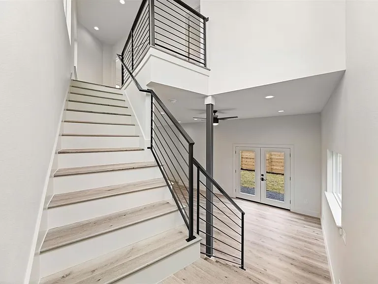 8507 Hathaway Dr #B — Photo 16