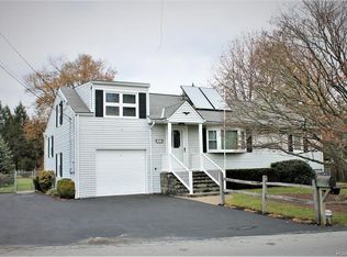 33 Pleasant Ln, Poughkeepsie, NY 12603