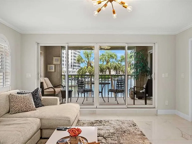 9103 Vanderbilt Dr #205 — Photo 4