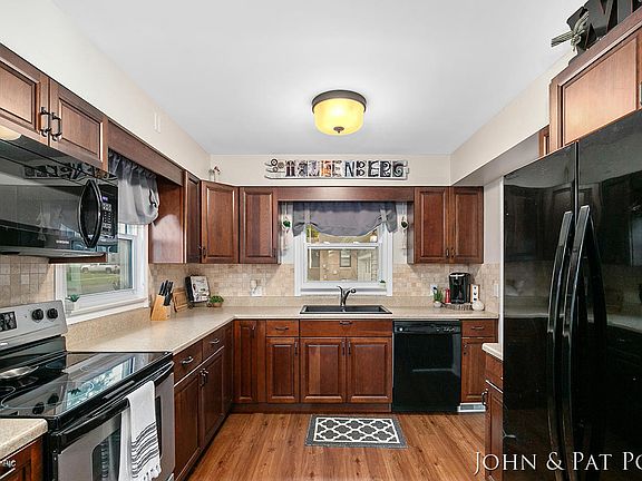2nd image of 5775 Park Ave