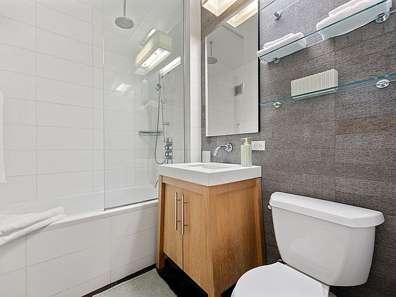4th image of 88 Greenwich St APT 1005