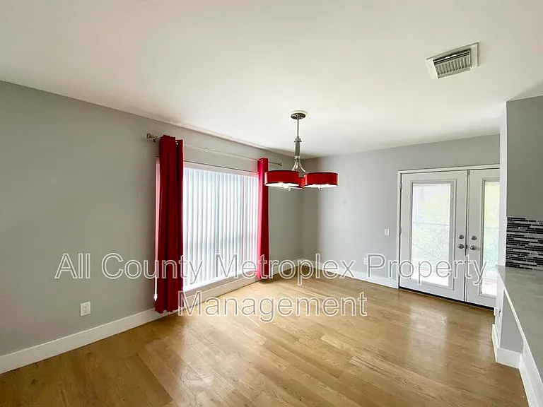4213 Dickason Ave #18 — Photo 3
