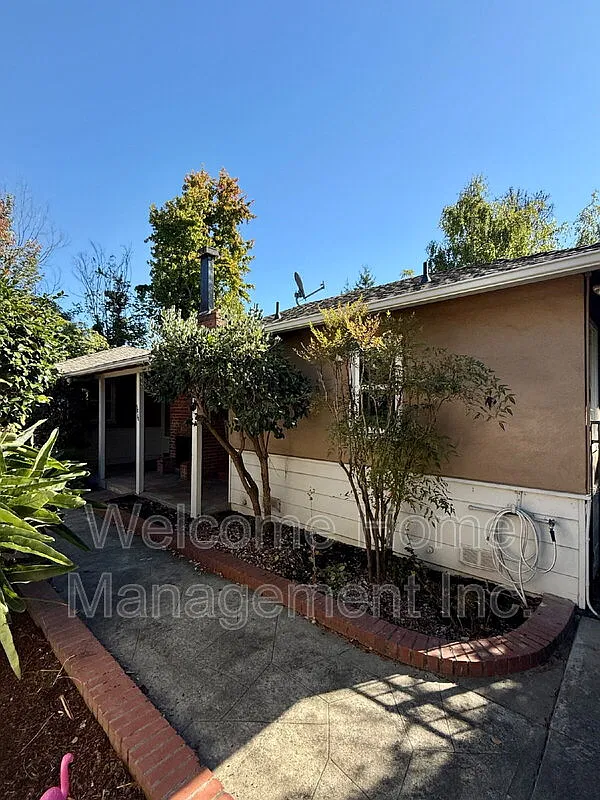 3 bed, 1.0 bath, 1206 sqft, $4,295 — Photo 1
