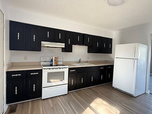 4th image of 640 Cross Lanes Dr #6-7-8