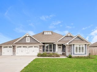 1121 Division St, Prairie Grove, AR 72753