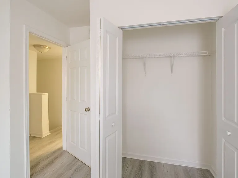 Golden Gate Townhomes — Photo 101