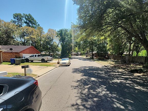 4th image of 1117 Holly Springs Dr