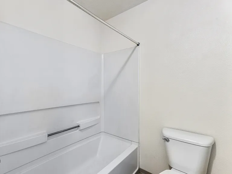 Barrington Place Apartments — Photo 15