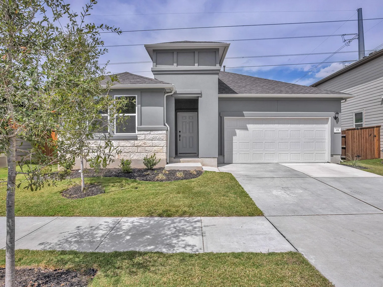 4 bed, 2.5 bath, 2253 sqft, $2,395 — Photo 2