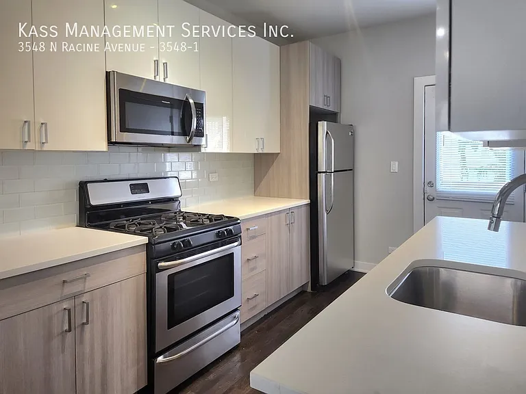 3548 N Racine Ave #1 — Photo 2