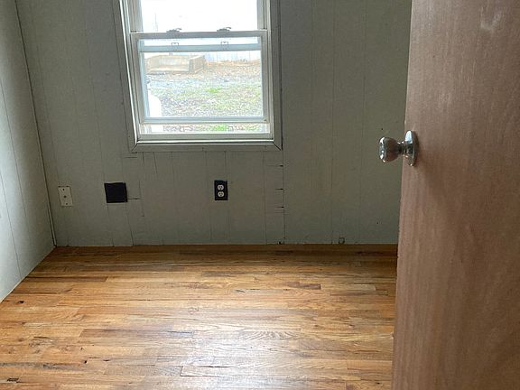 5th image of 566 Western Ave #7