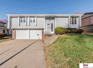 14630 Walnut Grove Dr, Omaha, NE 68137