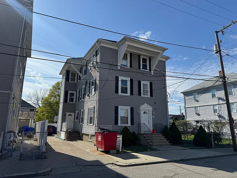 92 Bates St — Photo 6