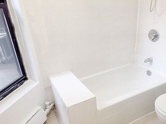 4th image of 107 Thompson St #4CD