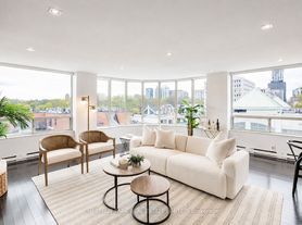 1177 Yonge St