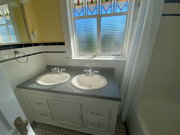 5th image of 304 Interbay Ave