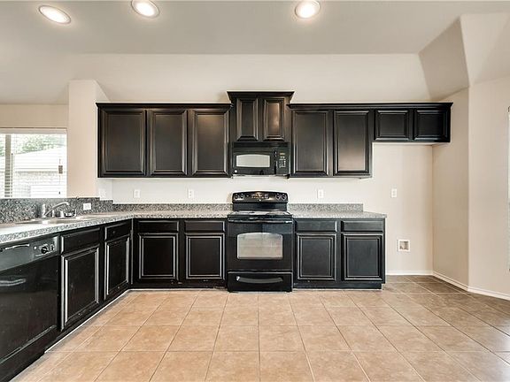4th image of 1711 Katrina Ln