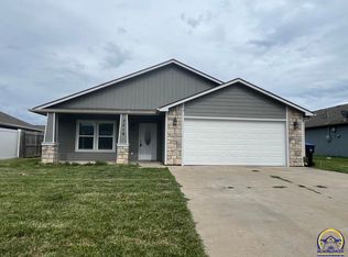 7014 SW Wheatfield Ln, Topeka, KS 66619