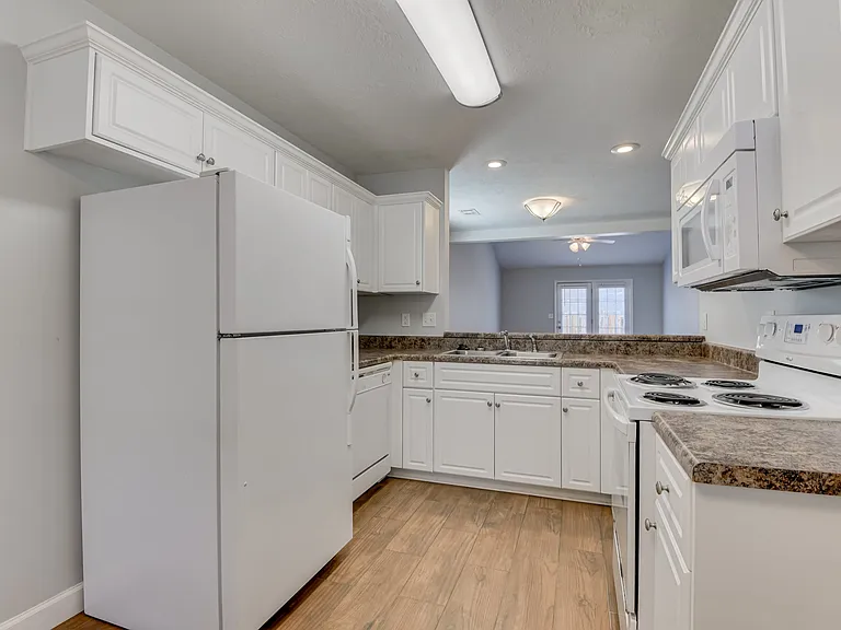1609 Bradley Way — Photo 10