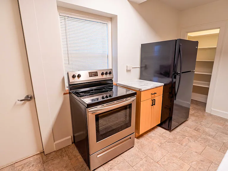 3007 Grand Ave #10 — Photo 10