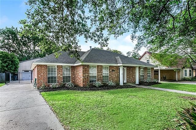 1st image of 124 Gondrella Dr
