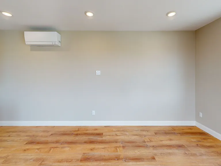 100 Revere St — Photo 63