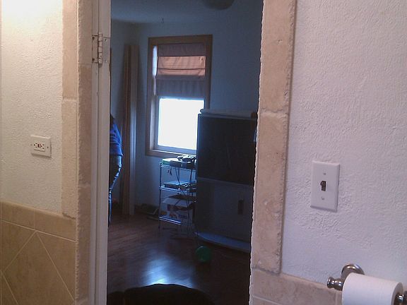 4th image of 2232 W Kent Ave