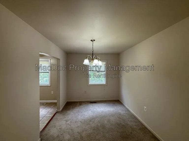 14611 Earlham Ct — Photo 7