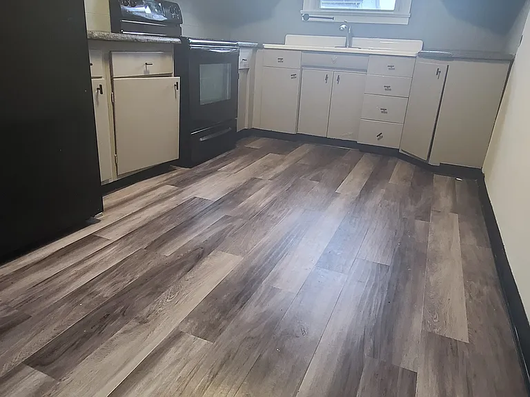 Kitchen with eat-in area